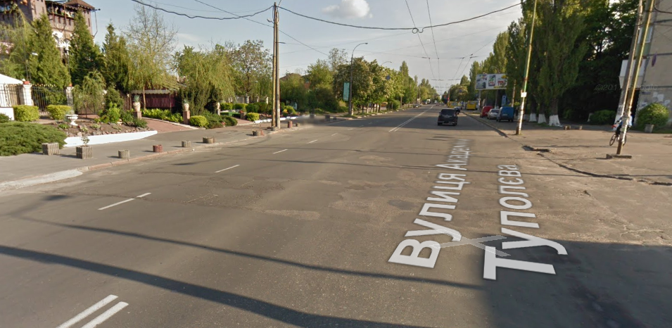 Завтра частично ограничат движение транспорта на улице Туполева в Киеве