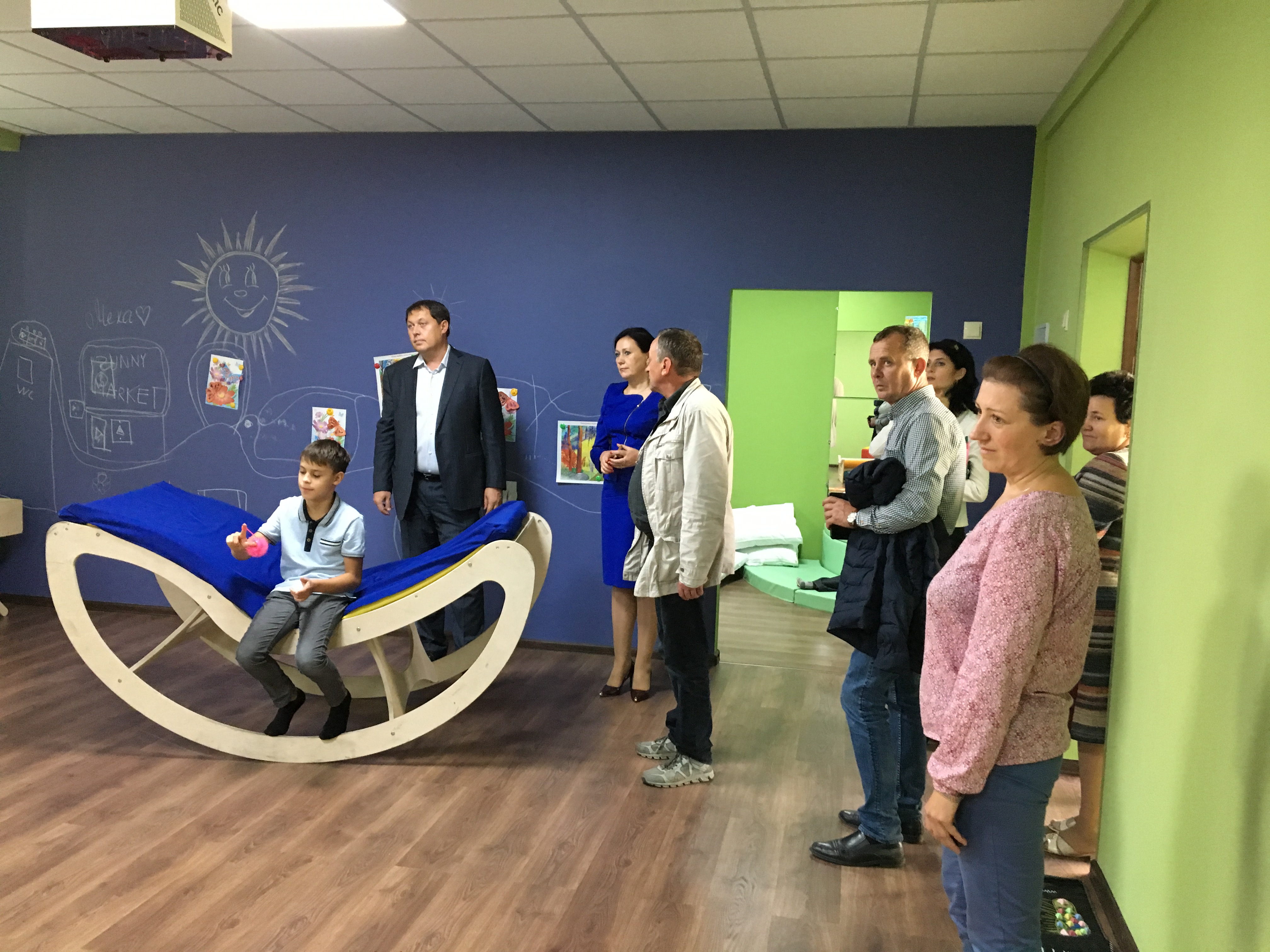 Святошино открыло вторую сенсорную комнату в рамках развития инклюзивного образования (фото)