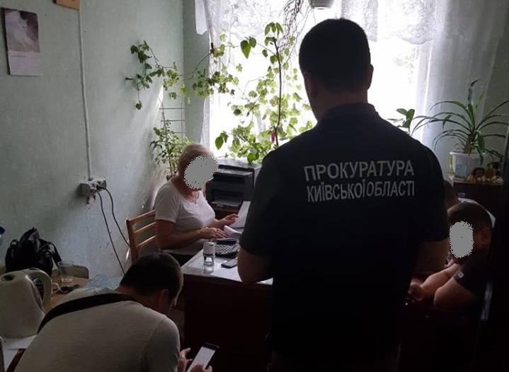 В Вышгородском районе на взятке в 5 тысяч гривен задержали директора госпредприятия