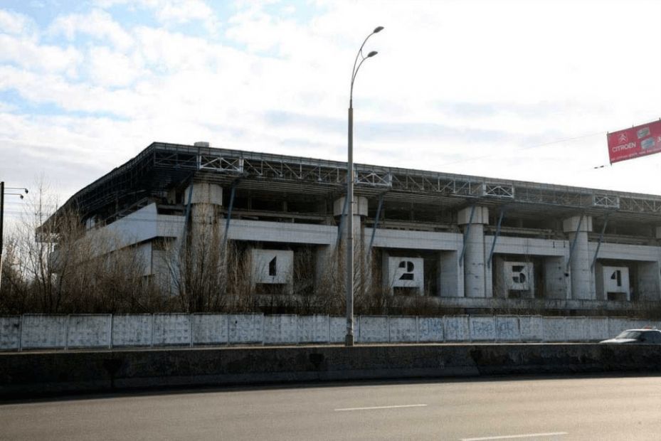 Минмолодежи не хочет отдавать Киеву спорткомплекс “Авангард” и “Ледовый стадион”