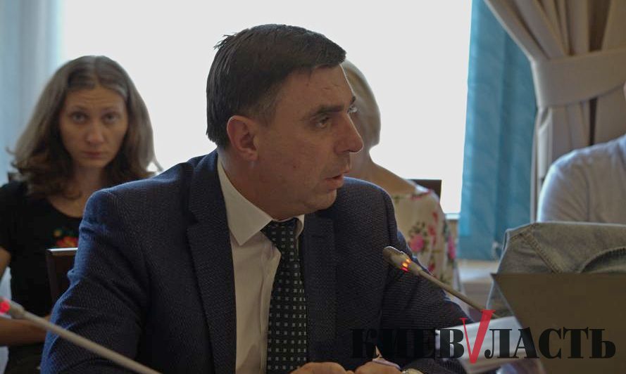 В бегах: Александр Спасибко не хочет рассказывать депутатам об обустройстве ландшафтного парка на Осокорах