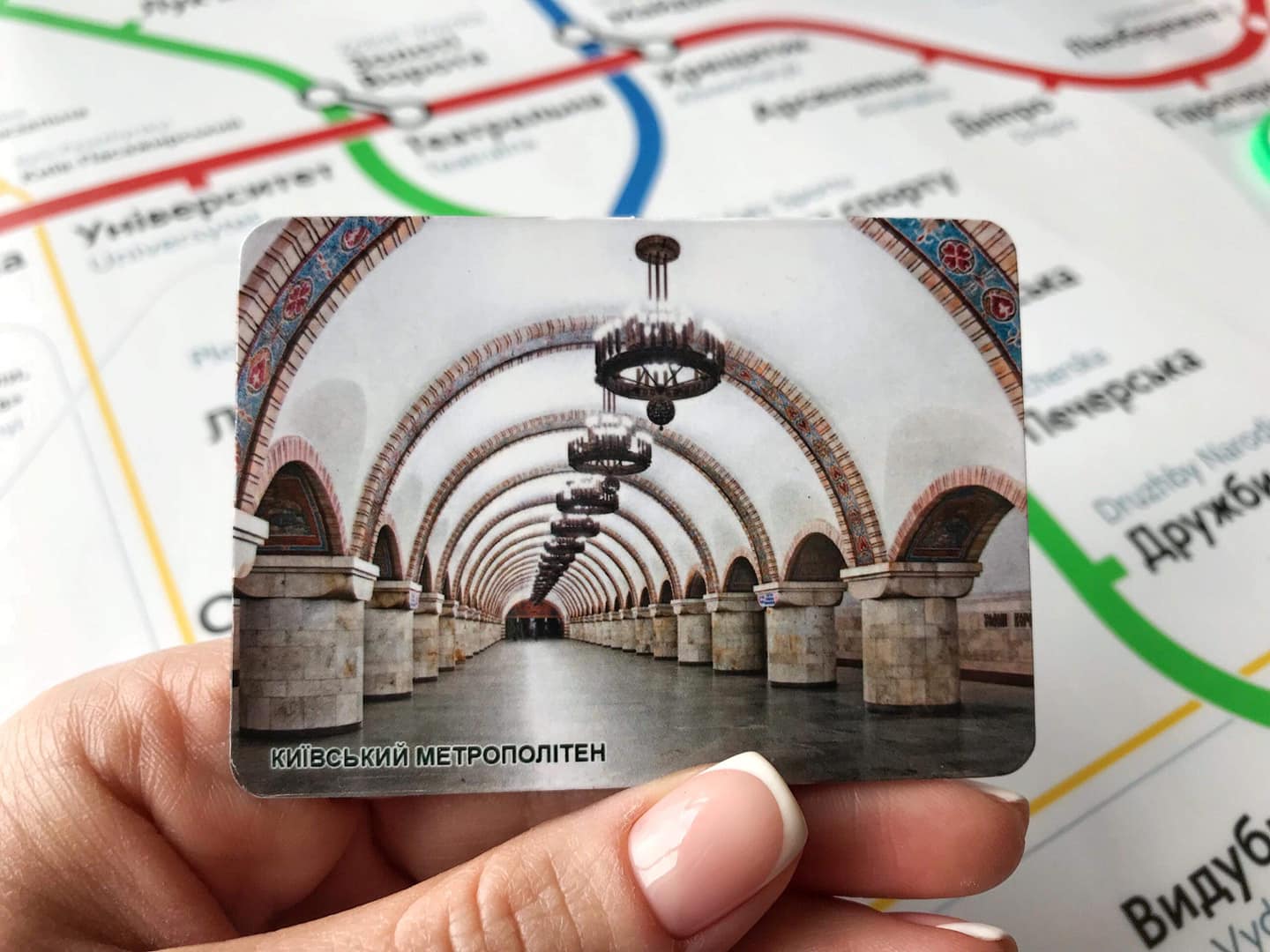 Киевский метрополитен решил заработать на сувенирах (фото)