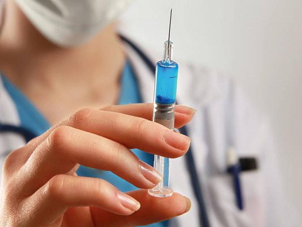 Киевские власти призывают горожан вакцинироваться от гриппа (адреса клиник)