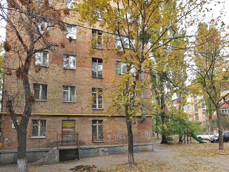 Подольская РГА отказывается принимать в коммунальную собственность общежитие возле офиса корпорации “Roshen”