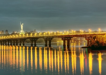 Сегодня ночью в Киеве закроют движение транспорта по мосту Патона