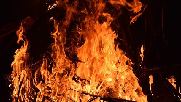 На Киевщине во время тушения пожара в доме пожарные обнаружили тело хозяина