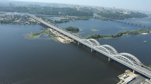 В Киеве перекрыт один из мостов