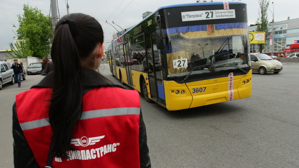 Завтра из-за ремонта на ул Телиги в Киеве изменят работу 5 троллейбусных маршрутов (схемы)