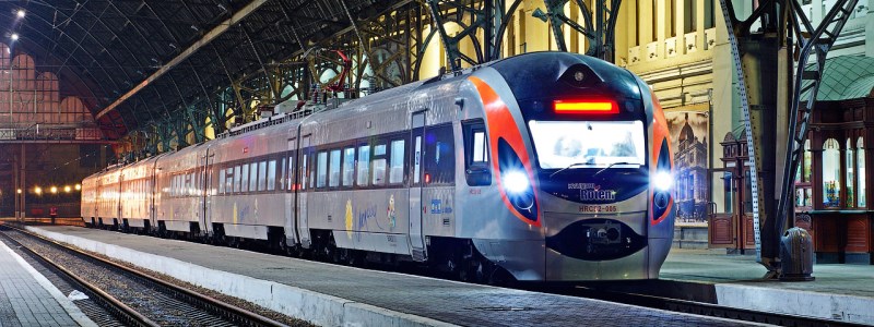 На осенние каникулы “Укрзализныця” назначила 8 дополнительных поездов