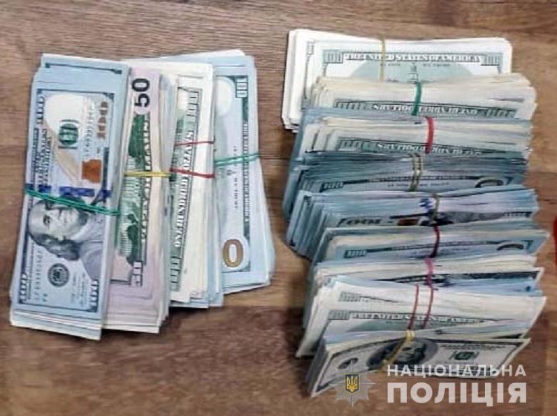 Задержан аферист, арендовавший в Киеве офис под видом отделения банка для VIP-клиентов и завладевший 120 тыс. долларов