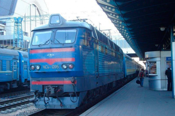 “Укрзализныця” планирует электрифицировать железную дорогу из Киева в аэропорт “Борисполь”