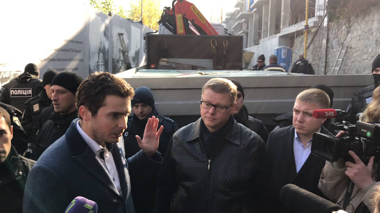 Советник мэра Киева: Мы разрываем договора с застройщиками на Андреевском спуске и на Осокорках