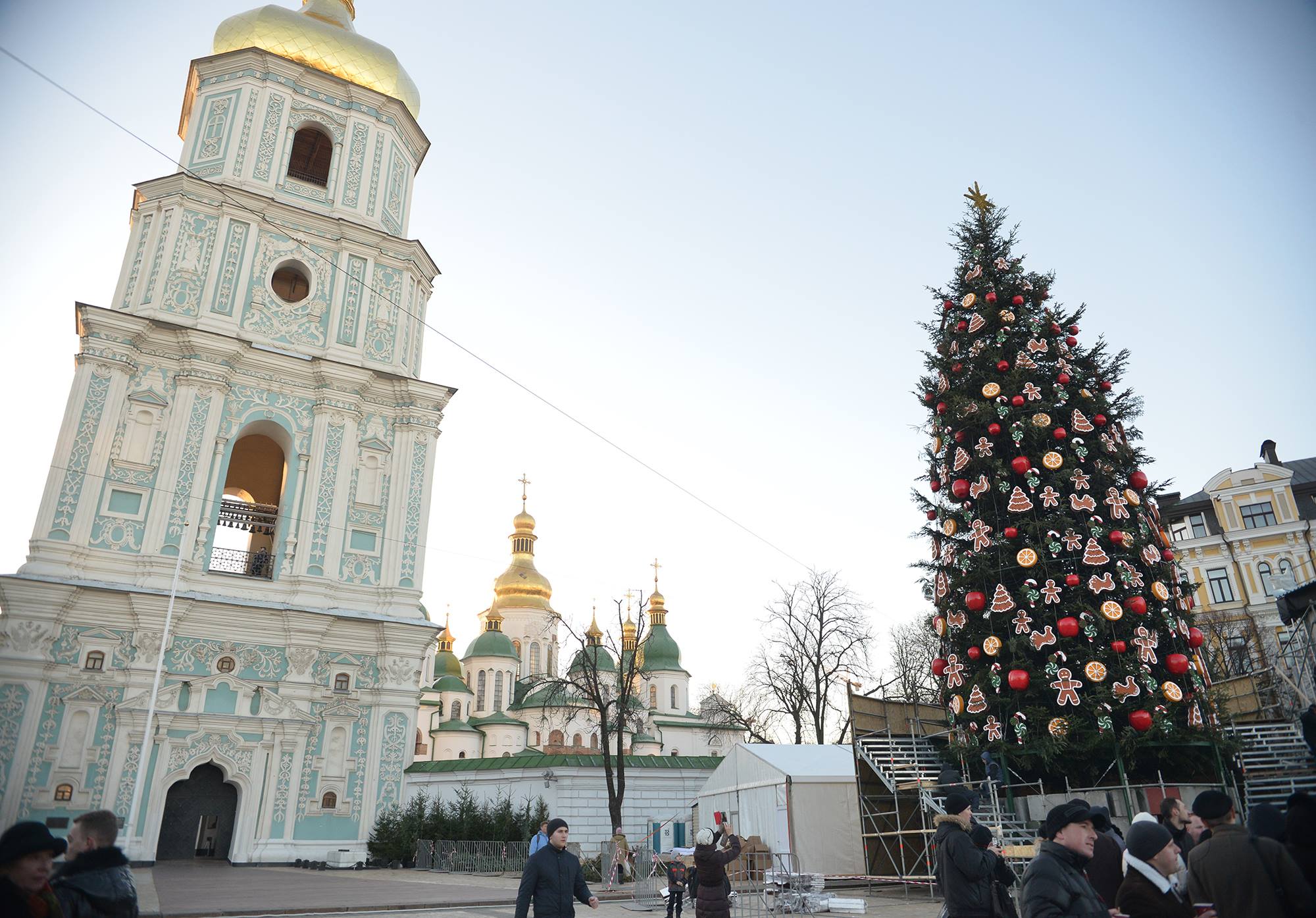 На столичном Владимирском проезде на 2 месяца ограничат движение транспорта в связи с зимними праздниками