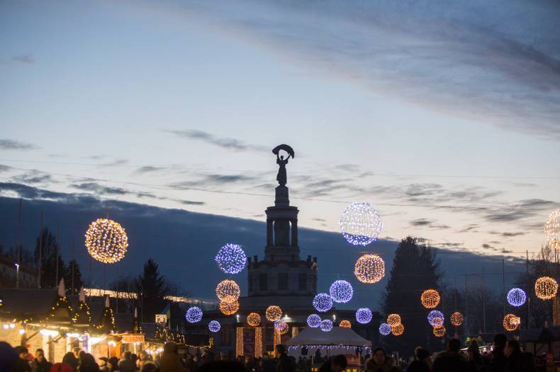 Праздничный парк “Зимняя страна на ВДНХ” откроется в Киеве 8 декабря