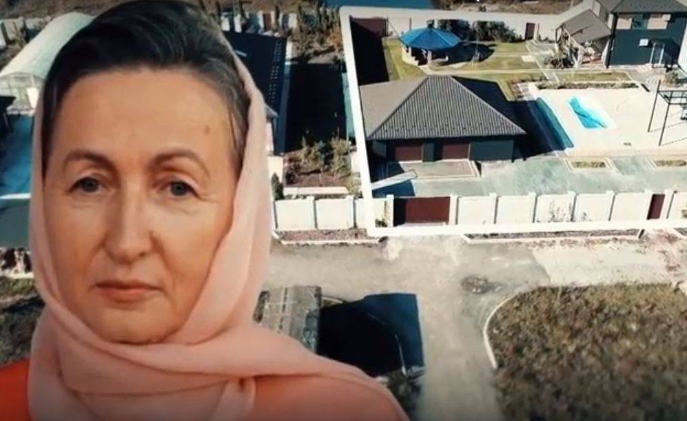 Сельский голова села Зазимья на Киевщине отстроила себе особняк стоимостью 27 млн гривен (видео)
