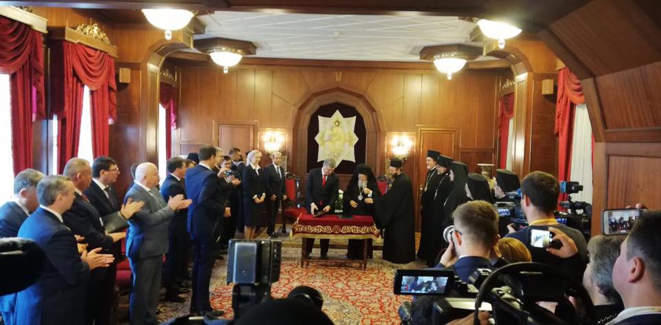 Порошенко и Варфоломей подписали соглашение о сотрудничестве (фото, видео)