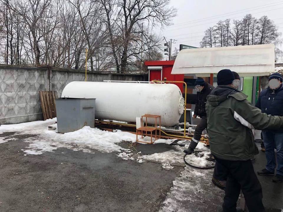 В Ирпенском регионе “накрыли” семь нелегальных газовых автозаправок (фото)