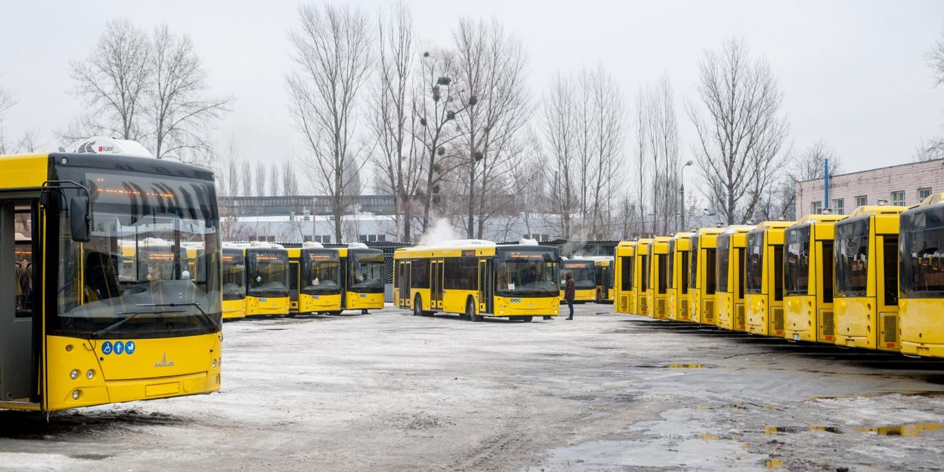 В понедельник ряд маршрутов общественного транспорта Киева изменят свои привычные направления (схемы)