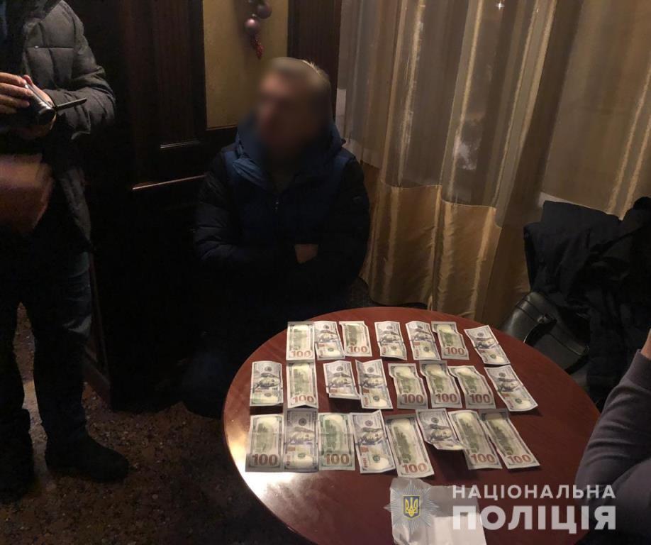 На взятке за утверждение проекта землеустройства задержан заместитель поселкового главы Калитянской терробщины (фото)