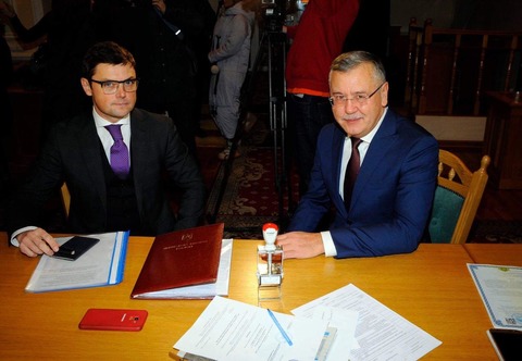 Гриценко подал документы в ЦИК для регистрации кандидатом в президенты Украины
