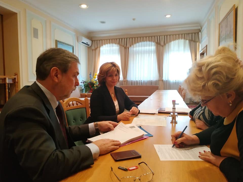 Богомолец подала в ЦИК документы для регистрации кандидатом в президенты Украины