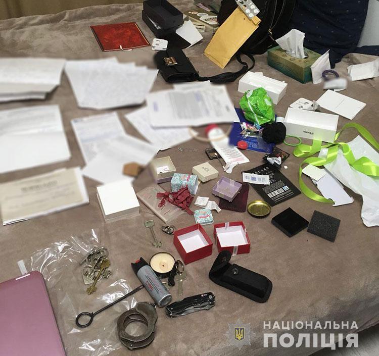 Группа лиц незаконно завладела 5 квартирами в Киеве, - Нацполиция (фото)
