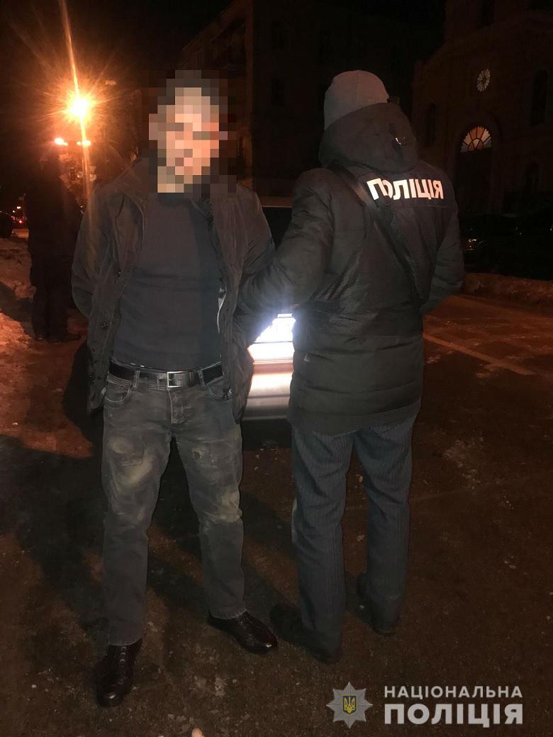 Правоохранители задержали подозреваемого в обворовывании шести квартир в Киеве, которые он арендовал посуточно