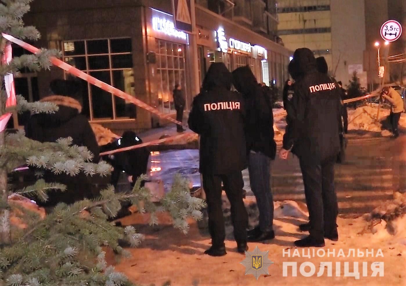 Полиция Киева разыскивает подозреваемого в убийстве мужчины на Печерске (фото, видео)