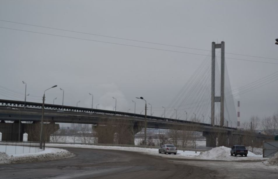 В четверг частично ограничат движение по Южному мосту в Киеве