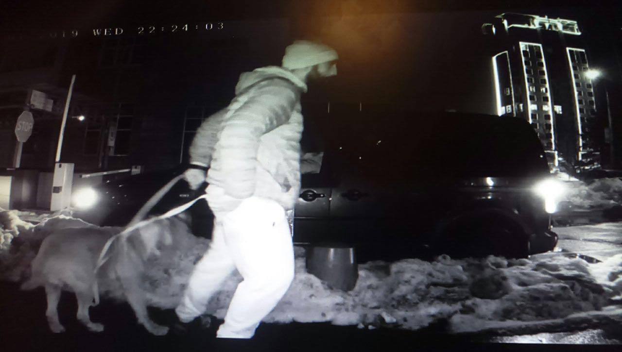 Полиция Киева разыскивает подозреваемого в убийстве мужчины на Печерске (фото, видео)