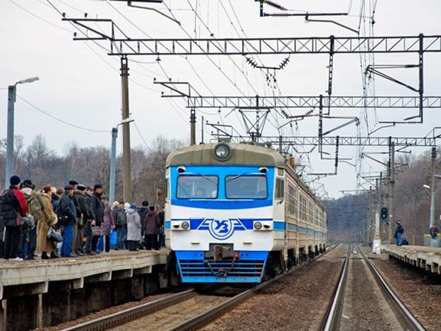 “Киевпастранс” снова отменил утренние рейсы городской электрички (расписание)