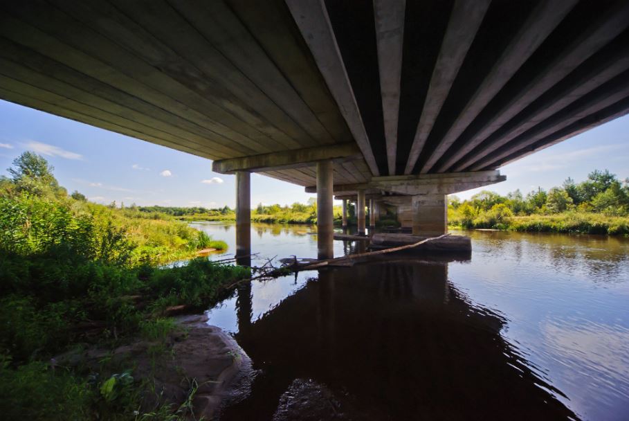 Суд первой инстанции запретил КОГА тратить 85 млн гривен на реконструкцию мостов в зоне отчуждения