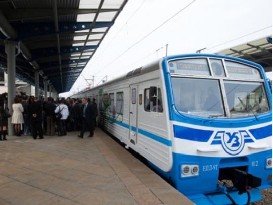 “Киевпастранс” снова отменил рейсы трех городских электричек (расписание)