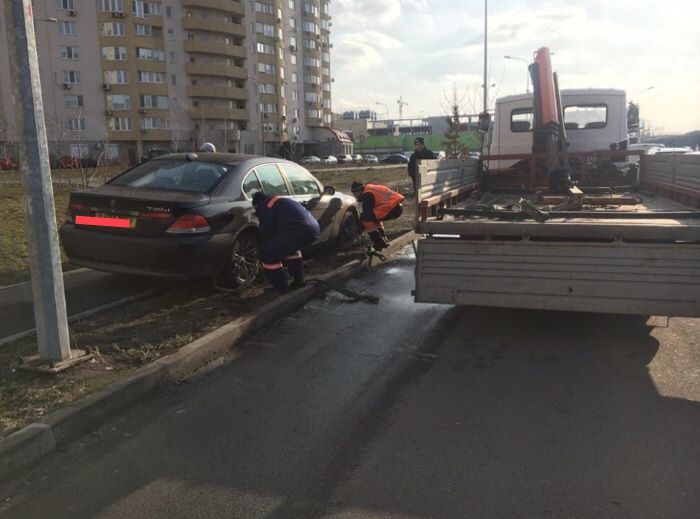 За неделю в Киеве эвакуировали на спецплощадку 31 транспортное средство (фото)