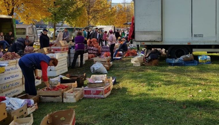 Ярмарку выходного дня возле Дарницкого железнодорожного вокзала в Киеве хотят запретить