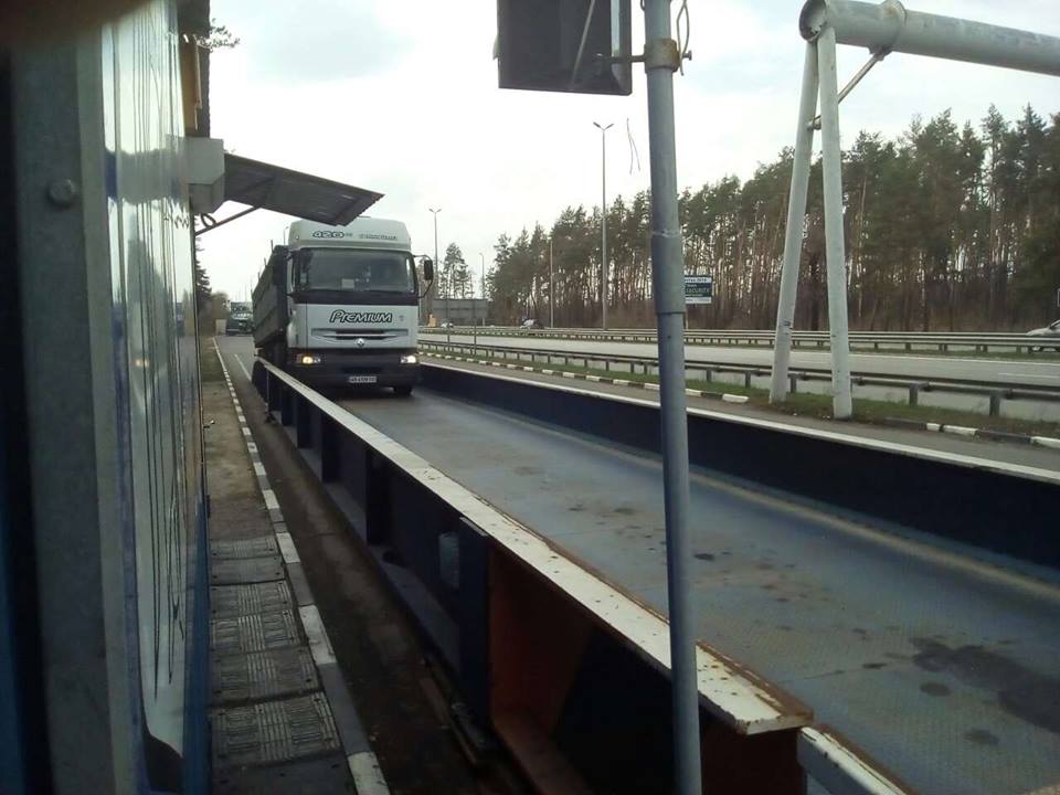 На прошлой неделе на въездах в Киев было выявлено 11 перегруженных грузовиков