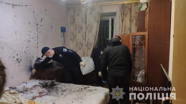 В Дарницком районе Киева в результате взрыва гранаты в квартире погибли мужчина и женщина (фото, видео)