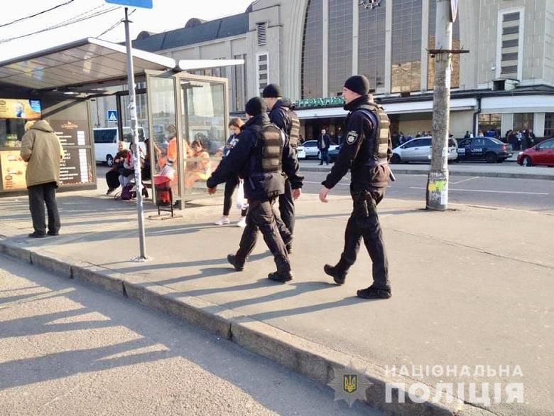 Нацполиция начала усиленное патрулирование в Киеве (фото)