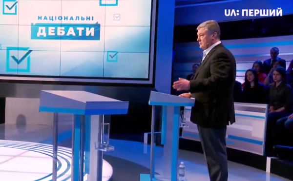 Соло Порошенко: Зеленский прогнозируемо не пришел на официальные дебаты в студию (видео)