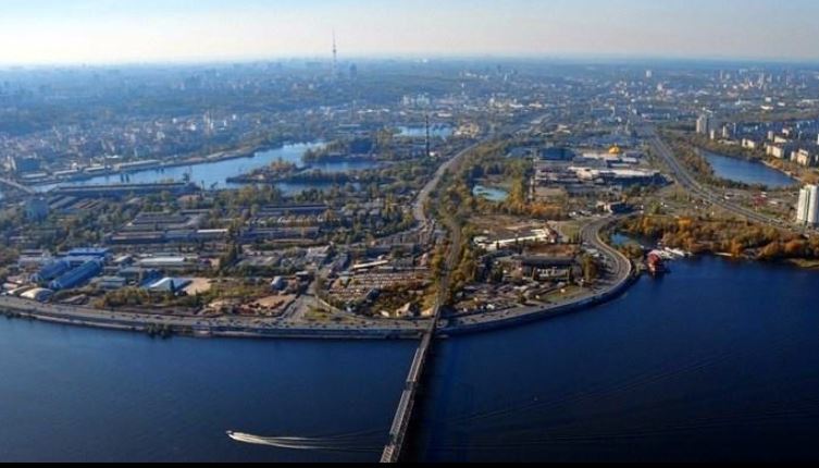 Суд вернул в коммунальную собственность участок 1,8 га на Рыбальском острове в Киеве