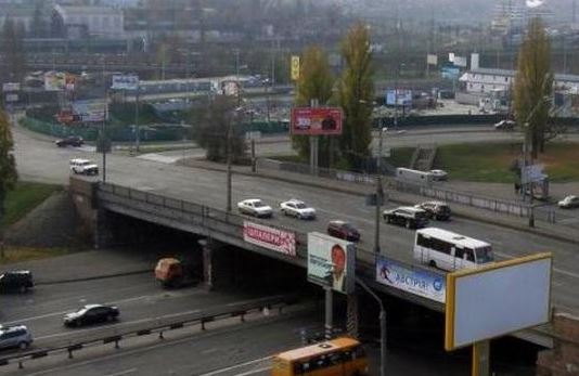 В Киеве на 10 дней частично ограничат проезд по Воздухофлотскому путепроводу