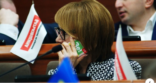 Депутаты Киевсовета из “Батькивщины” уже перебегают к Зеленскому (фото)