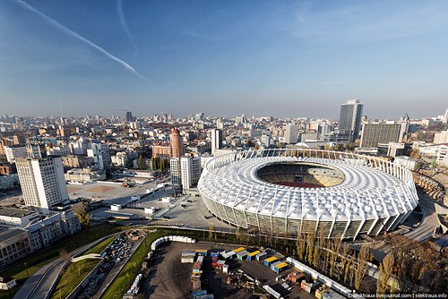 В Киеве из-за проведения дебатов на НСК “Олимпийский” уже сегодня, 18 апреля и завтра 19 апреля могут ограничивать движение транспорта (схема объезда)