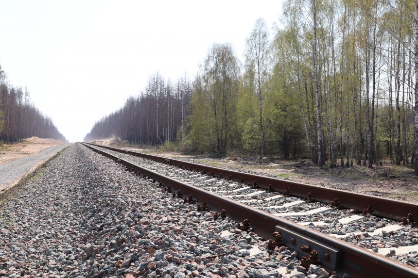В Чернобыльской зоне построили новую железную дорогу (фото)