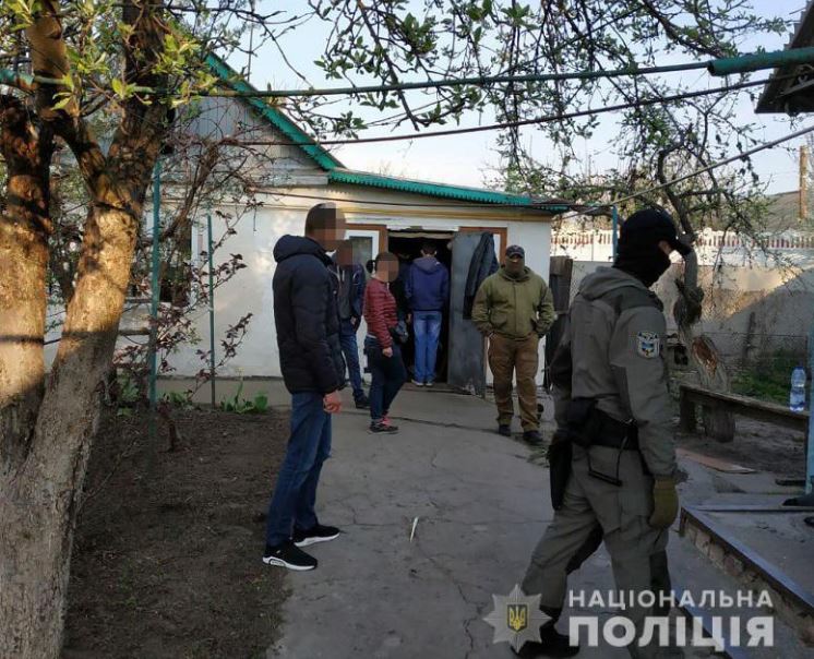 На Киевщине задержали похитителей, которые более года удерживали заложника в арендованном доме (фото, видео)