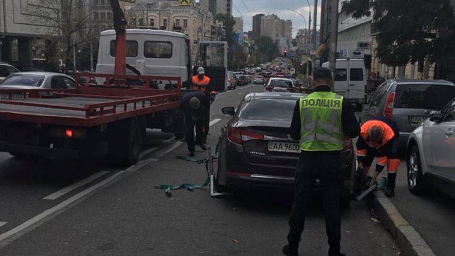 За прошлую неделю в Киеве на штрафплощадку отправили 16 автомобилей