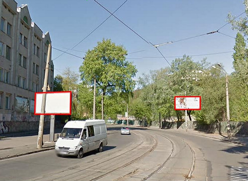 На улице Глубочицкой в Киеве демонтировали часть наземных рекламных конструкций (фото)