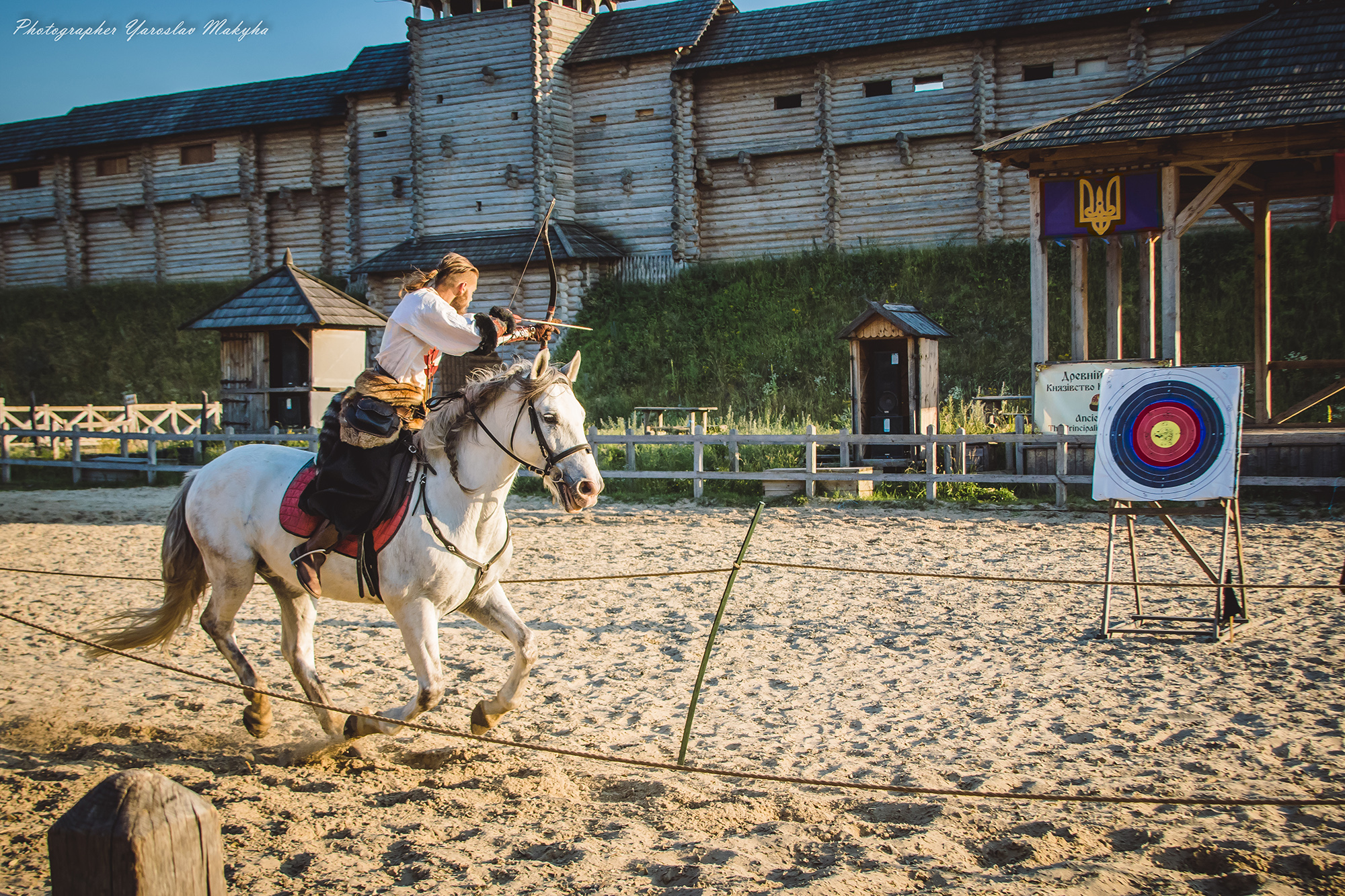 Проверка на меткость: в Киеве состоялся Международный фестиваль конных боевых искусств “Скифы”
