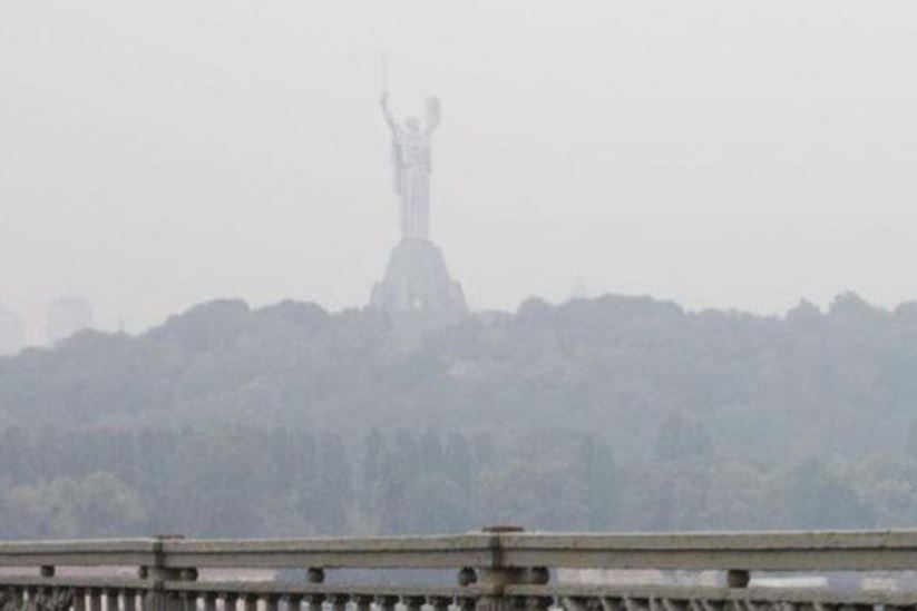 В некоторых районах Киева сохраняется чрезвычайное загрязнение воздуха диоксидом азота
