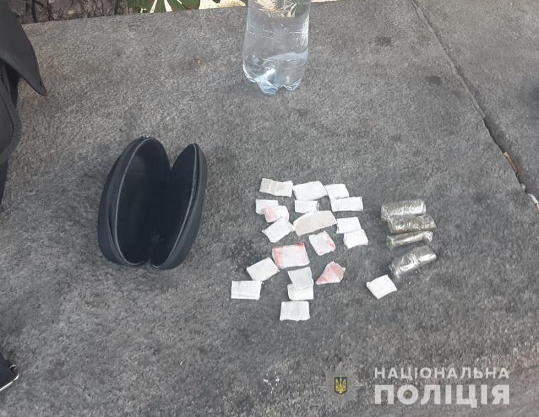 При попытке пронести на территорию киевского СИЗО наркотики был задержан фельдшер